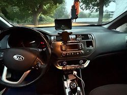 Rot Gebraucht 2012 Kia Rio Kleinwagen | 3.600 €