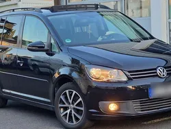 Schwarz Gebraucht 2010 VW Touran Van / Kleinbus | 6.000 € (Fairer Preis)