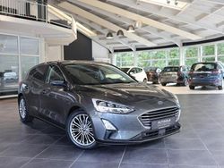 Grau Gebraucht 2018 Ford Focus Titanium Limousine | 14.450 € (Etwas zu teuer)