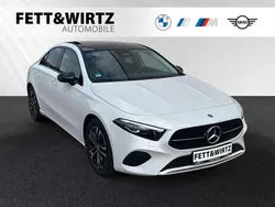 Weiss Gebraucht 2023 Mercedes A250 Limousine | 33.290 € (Fairer Preis)