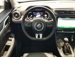 Weiss Gebraucht 2023 MG ZS Luxury Limousine | 27.547 €