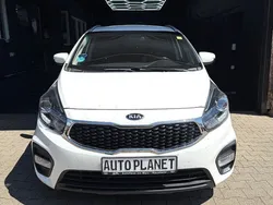 Schneeweiss Gebraucht 2018 Kia Carens Vision Van / Kleinbus | 13.890 € (Fairer Preis)