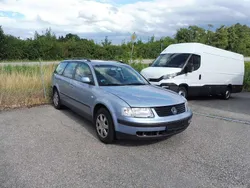 Blau Gebraucht 2000 VW Passat Comfortline Kombi | 299 € (Guter Preis)