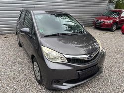 Grau Gebraucht 2011 Toyota Verso-S Active Kombi | 3.999 € (Fairer Preis)