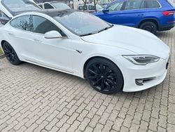 Weiß Gebraucht 2018 Tesla Model S Limousine | 22.500 €