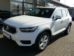 Ice white Gebraucht 2021 Volvo XC40 Momentum SUV | 24.990 € (Fairer Preis)