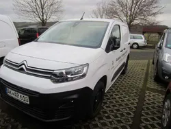 Lackierung weiss icy/deckende Gebraucht 2023 Citroën Berlingo Van / Kleinbus | 22.900 € (Guter Preis)