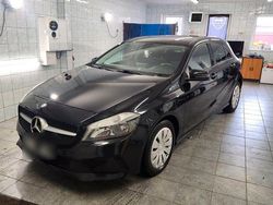 Schwarz Gebraucht 2016 Mercedes A200 Kleinwagen | 8.200 € (Fairer Preis)