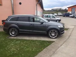 Grau Gebraucht 2008 Audi Q7 SUV | 6.450 €