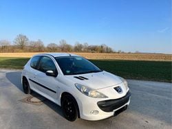 Weiß Gebraucht 2010 Peugeot 206 Limousine | 2.200 € (Fairer Preis)