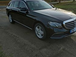 Schwarz Gebraucht 2016 Mercedes E220 Kombi | 21.850 € (Fairer Preis)