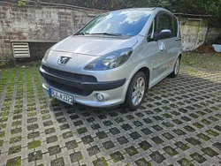 Silber Gebraucht 2008 Peugeot 1007 Kleinwagen | 2.299 €