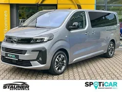 Kontrast grau Gebraucht 2024 Opel Zafira Life Van | 34.890 €