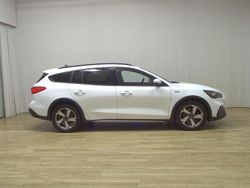 Weiss Gebraucht 2021 Ford Focus Active Limousine | 12.980 € (Guter Preis)