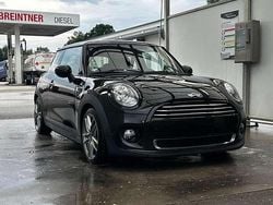 Schwarz Gebraucht 2016 Mini Cooper D Kleinwagen | 10.500 € (Etwas zu teuer)