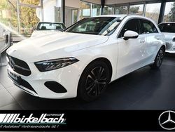Weiß Gebraucht 2023 Mercedes A200 Progressive Limousine | 31.800 € (Teuer)