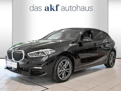 Schwarz Gebraucht 2022 BMW 118 Sport Line Kleinwagen | 25.950 €