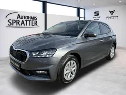 Grau Gebraucht 2023 Skoda Fabia Ambition Limousine | 17.790 € (Guter Preis)