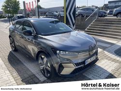 Dolomitgrau, black pearlschwarz metallic (grau) Gebraucht 2025 Renault Mégane Iconic Limousine | 38.389 € (Fairer Preis)