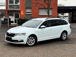 Weiß Gebraucht 2018 Skoda Octavia Style Kombi | 14.900 € (Etwas zu teuer)