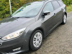 Grau Gebraucht 2017 Ford Focus Kombi | 8.000 € (Teuer)