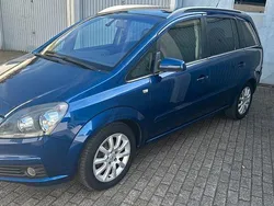Blau Gebraucht 2006 Opel Zafira Edition Van / Kleinbus | 2.980 € (Fairer Preis)