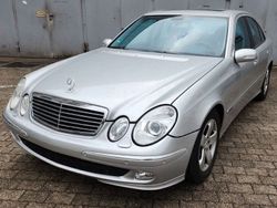 Silber Gebraucht 2003 Mercedes E220 Limousine | 6.990 € (Teuer)