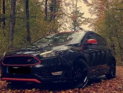 Schwarz Gebraucht 2016 Ford Focus ST-Line Limousine | 13.000 € (Fairer Preis)