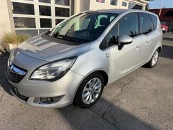 Silber Gebraucht 2017 Opel Meriva Active Van / Kleinbus | 8.888 € (Fairer Preis)