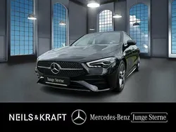 Kosmosschwarz Gebraucht 2024 Mercedes CLA180 Shooting Brake AMG Kombi | 30.970 €