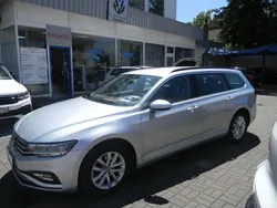 Silber Gebraucht 2023 VW Passat Business Kombi | 27.998 € (Guter Preis)