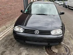 Schwarz Gebraucht 2002 VW Golf IV Kleinwagen | 2.500 € (Teuer)