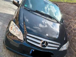 Schwarz Gebraucht 2011 Mercedes Viano Edition Van / Kleinbus | 14.000 € (Guter Preis)