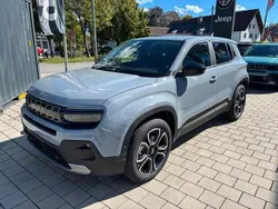 Grau Neu 2025 Jeep Avenger EV Summit SUV | 38.990 € (Teuer)