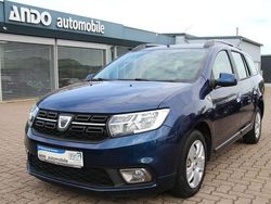 Blau Gebraucht 2017 Dacia Logan Lauréate Limousine | 5.990 € (Fairer Preis)