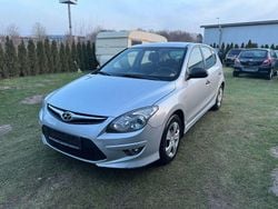 Silber Gebraucht 2011 Hyundai i30 Classic Limousine | 1.999 € (Superpreis)