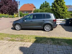 Grau Gebraucht 2018 VW Touran Highline Van / Kleinbus | 21.900 € (Etwas zu teuer)
