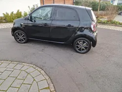 Schwarz Gebraucht 2021 Smart ForFour Electric Drive Passion Kleinwagen | 11.000 € (Guter Preis)
