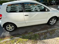 Weiß Gebraucht 2010 VW Fox Kleinwagen | 1.850 €
