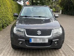 Grau Gebraucht 2009 Suzuki Grand Vitara SUV | 8.499 €