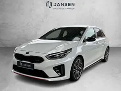 Weiß Gebraucht 2021 Kia Ceed GT Turbo Limousine | 27.990 € (Etwas zu teuer)