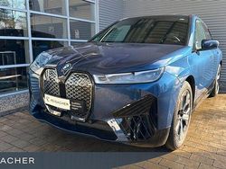 Blau Gebraucht 2024 BMW iX Performance SUV | 49.849 € (Guter Preis)
