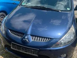 Blau Gebraucht 2004 Mitsubishi Grandis Van / Kleinbus | 2.500 € (Fairer Preis)