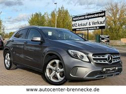 Grau Gebraucht 2017 Mercedes GLA200 SUV | 21.950 € (Fairer Preis)