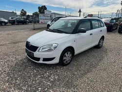 Weiß Gebraucht 2013 Skoda Fabia Active Kombi | 2.200 € (Superpreis)