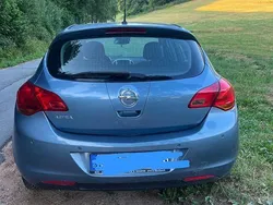 Blau Gebraucht 2010 Opel Astra Limousine | 4.100 € (Guter Preis)
