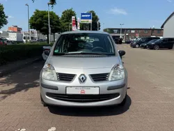Grau Gebraucht 2007 Renault Modus Authentique Van / Kleinbus | 2.900 € (Fairer Preis)
