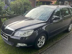 Schwarz Gebraucht 2010 Skoda Octavia Impuls Edition Kombi | 3.500 € (Superpreis)