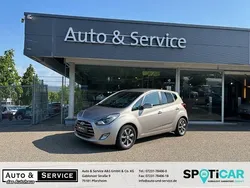 Grau Gebraucht 2019 Hyundai ix20 Space Plus Van / Kleinbus | 13.970 € (Fairer Preis)