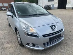 Silber Gebraucht 2010 Peugeot 5008 Platinum Van / Kleinbus | 3.250 € (Fairer Preis)